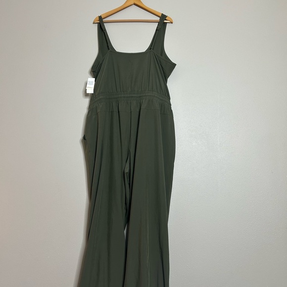 BNWT Abercrombie & Fitch traveler jumpsuit - Picture 9 of 11